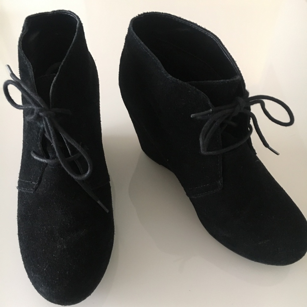 DV Dolce Vita Black Suede Wedge Booties